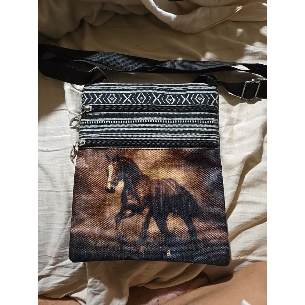 Cool Running Horse Print Cross Body Medium (#4A6)